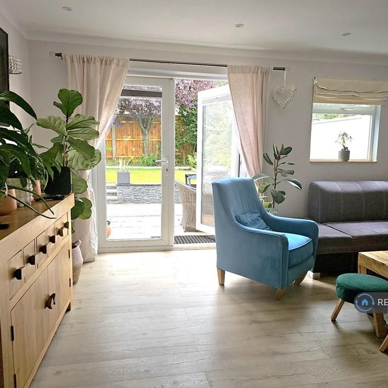 3 bedroom terraced house to rent - Photo 1