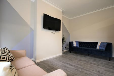 Belle Vue Road, Hyde Park, LS3 1HF, Leeds - Photo 3