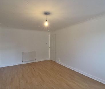 2 bedroom maisonette to rent - Photo 4