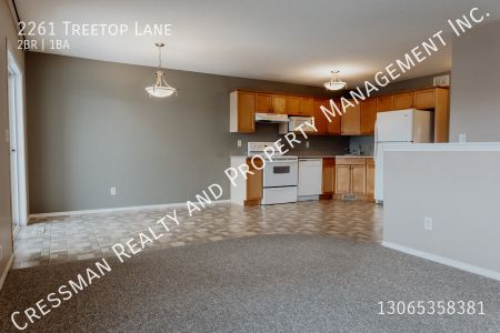 2 Bedroom 1 Bath UPPER LEVEL Condo - Photo 2