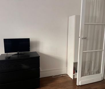 Location Appartement 1 pièce 31m² PARIS 17ème - Photo 3