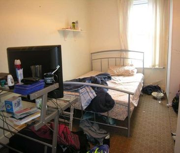 Bedroom Detached House In Ensbury, BH9 - Photo 1