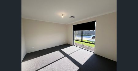 4 Bedroom Home with Ducted Air-Conditioning - Photo 3