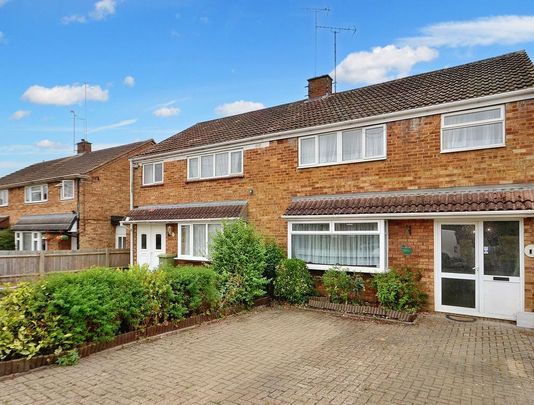 3 bedroom semi-detached house to rent - Photo 1
