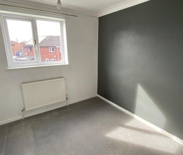 4 bedroom terraced house to rent - Photo 4