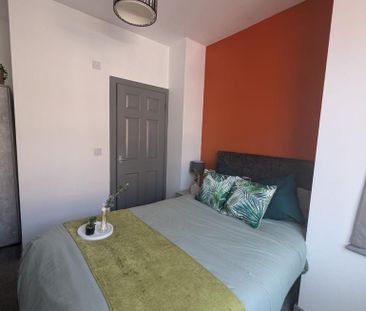 1 bedroom in a house share to rent - Photo 3