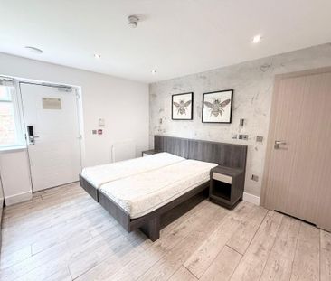 Studio to rent - Photo 1