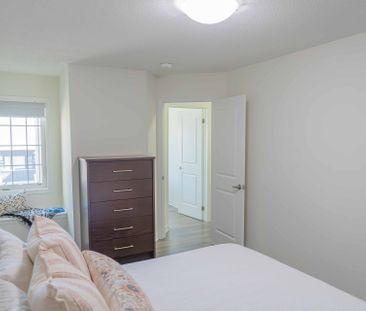 For Lease - 3372 Swordbill Street, Pickering, Ontario - Photo 5