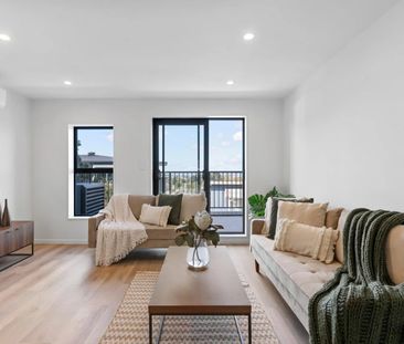 25 Warren Avenue, Three Kings - Photo 1