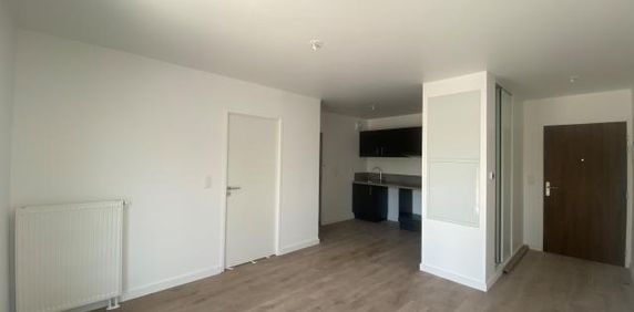 Location Appartement 2 pièces 42m² CAEN 14000 - Photo 2