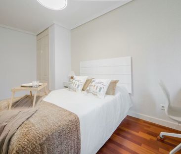 Calle de Ana de Austria, Madrid, Community of Madrid 28050 - Photo 3