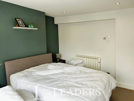 3 bedroom apartment to rent - Photo 2