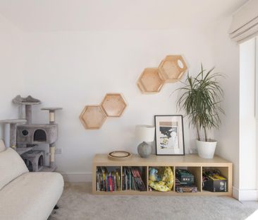 2 bedroom apartment to rent Riverside House, Thomas Blake Avenue, S... - Photo 4