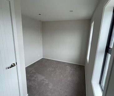 Brand new townhouse with great location - Photo 3