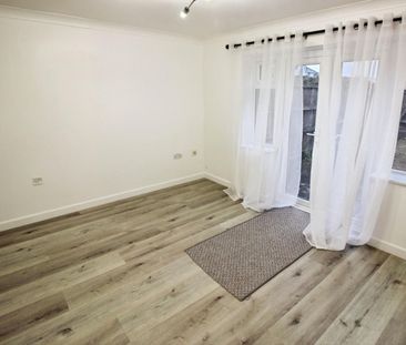 2 bedroom House To Let Total Size: 635 SQ FT - Photo 3