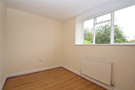 2 bed terraced house to rent in High Street, Burniston, YO13 - Photo 2