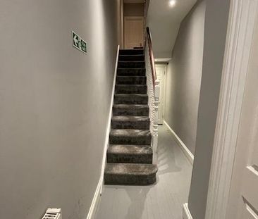 Room in a Shared House, London, SE8 - Photo 3