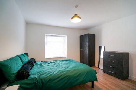 7 bedroom terraced house to rent - Photo 2