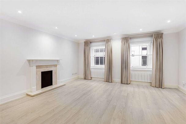 Recently refurbished two bedroom apartment - Photo 1