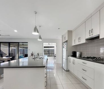 Plantation Palms 4 bedroom must see!! - Photo 6