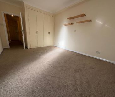 2 bedroom ground floor flat to rent - Photo 2
