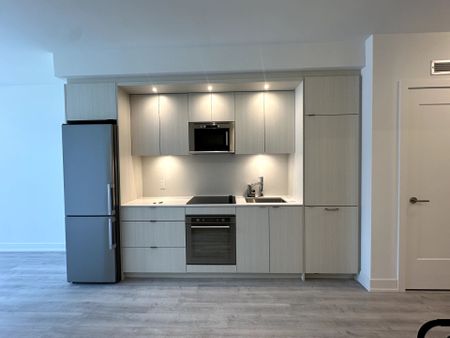 For Lease - 30 Inn On The Park Drive Unit# 215, Toronto, Ontario - Photo 5