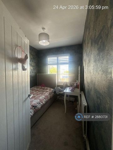 4 bedroom terraced house to rent - Photo 3