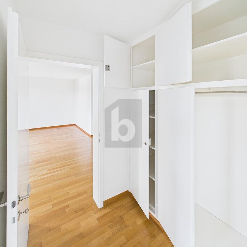 LIGHT WITH NEW KITCHEN AND PRIVATE GARDEN SEATING AREA - Photo 1