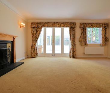 4 bedroom detached house to rent - Photo 2