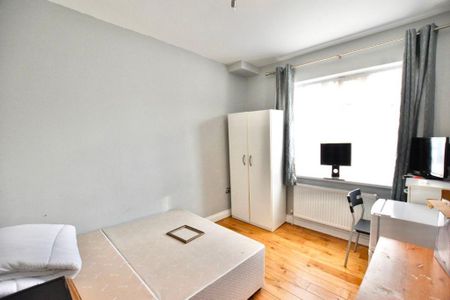 5 bedroom terraced house to rent - Photo 4