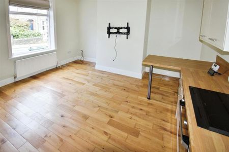 2 bedroom terraced house to rent - Photo 2