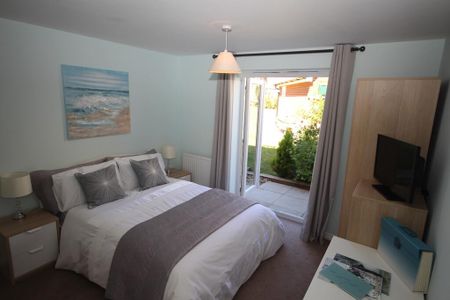 1 bedroom in a house share to rent - Photo 2