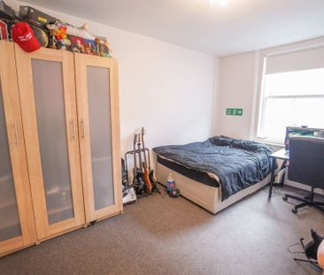 3 Bedroom Flat To Rent in Lansdowne - £1,350 pcm Tenancy Info - Photo 5