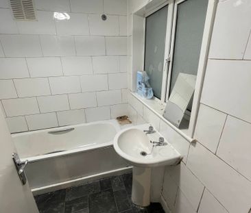 Milner Road Room 3 - Photo 2