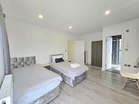 Butchers Road, London - Photo 4