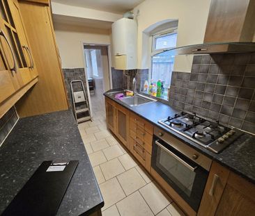 3 bedroom terraced house to rent - Photo 5