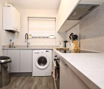 The Avenue, Worcester, KT4 - Photo 4