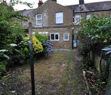 3 bedroom terraced house to rent - Photo 2