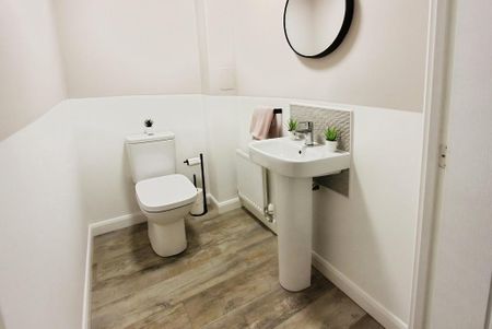 2 bedroom terraced house to rent - Photo 2