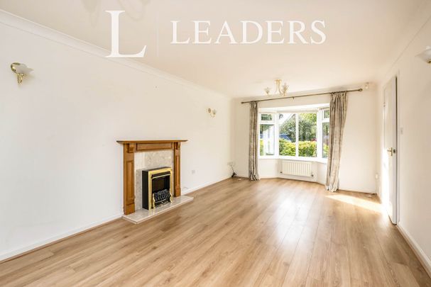 4 bedroom house to rent Pitfield Close, Fenstanton, PE28 - Photo 1