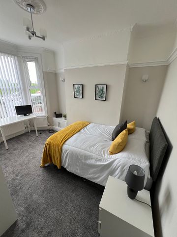 NEWLY REFURBISHED 5 Bedroom House for Rent on Jubilee Drive, L7 - Photo 2