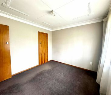 A tidy three bedroom home! - Photo 4