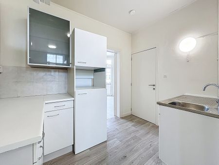 Appartement met twee slaapkamers in Anderlecht - Photo 2