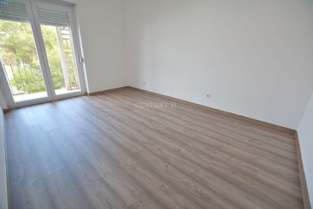 Apartamento T4 para arrendar no centro de Torres Vedras - Photo 4