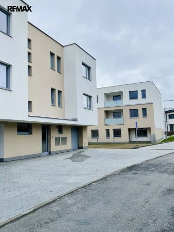 Moderní byt 2+kk, s terasou, zahrádkou a parkovacím stáním. - Фото 2