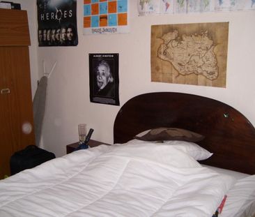 Terraced house for 4 students in Clarendon Park area of Leicester - Photo 3