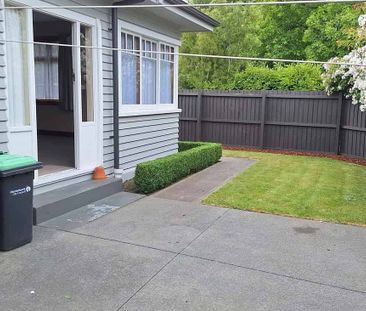 Delightful 2BR Avonhead Home w/ Garden - Photo 2