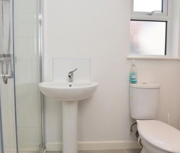 Ocean present this large 2 double bedroom flat on Warden Road, Bedm... - Photo 6