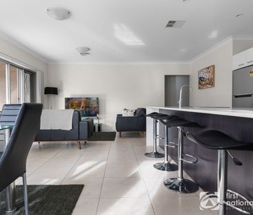 FULLY SERVICED THREE BEDROOM EXECUTIVE VILLA - Photo 1