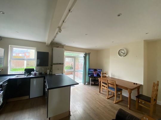 Arran Road 8 - Photo 1